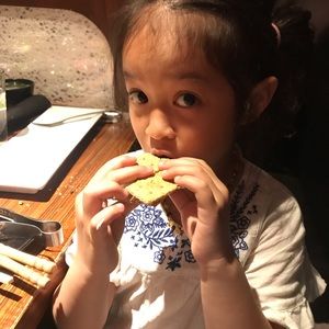 Meet your Posher, Hoang